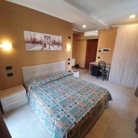 azalea Rooms & apartments domo 5，位于巴韦诺的酒店