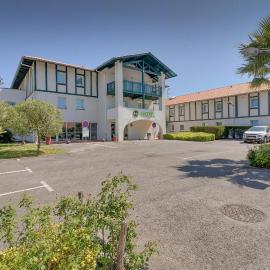 B&B HOTEL Saint Jean de Luz,位于圣让-德吕兹的酒店