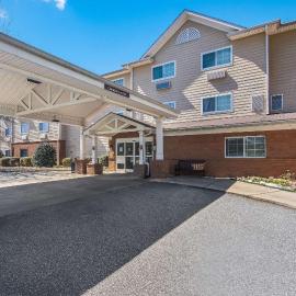 MainStay Suites Columbus near Fort Benning,位于哥伦布的酒店