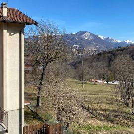 Alta Valle Intelvi LA MARINELLA，位于兰佐丁泰尔维的酒店