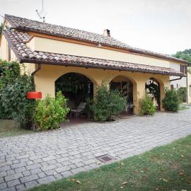 B&B Salvarosa，位于法诺的酒店