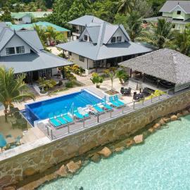 Le Nautique Waterfront Hotel La Digue，位于拉迪格岛的酒店