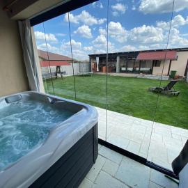 Sia & Sophie House Oradea，位于Sîntandrei的酒店