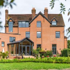 Guildford Manor Hotel & Spa，位于吉尔福德的酒店