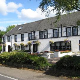 Uplawmoor，位于Uplawmoor的酒店