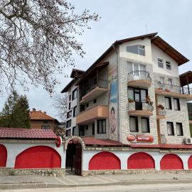 Hotel Chinara，位于奥格尼亚诺沃的酒店