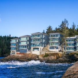 SookePoint Ocean Cottage Resort，位于苏克的酒店