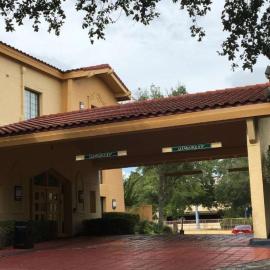 Days Inn by Wyndham Gainesville Florida，位于盖恩斯维尔的酒店