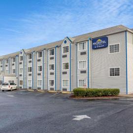Microtel Inn & Suites by Wyndham Matthews/Charlotte，位于马修斯的酒店
