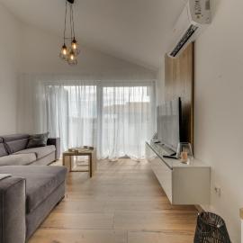 Apartmani Bella Luce，位于帕什曼的酒店