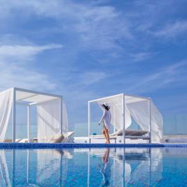Colours of Mykonos Luxury Residences & Suites，位于萨鲁的酒店