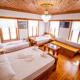 Hotel Bebej Tradicional，位于吉诺卡斯特的酒店