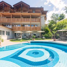 Wanderhotel Teiserhof，位于富内斯的酒店