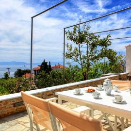 Villa Lemonia，位于格洛萨的酒店