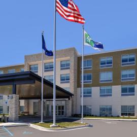 Holiday Inn Express & Suites - Brighton South - US 23 by IHG，位于布赖顿的酒店