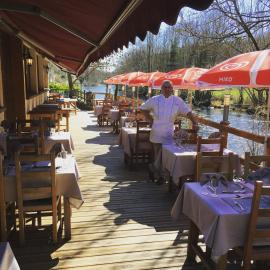 Hotel Restaurant Les Gorges de Chouvigny，位于Chouvigny的酒店