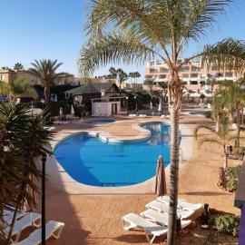 Marina Rey Aparthotel Playa de Puerto Rey，位于维拉的酒店