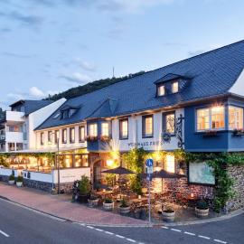 Weinhaus Fries，位于Kattenes的酒店