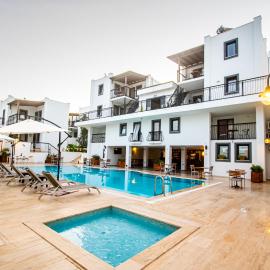Modern Life Hotel Bodrum，位于穆拉的酒店