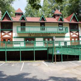 Alpine Crest Resort，位于海伦的酒店
