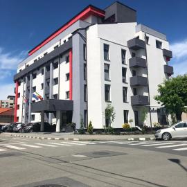 Cazare bloc nou ultracentral，位于拉姆尼库沃尔恰的酒店