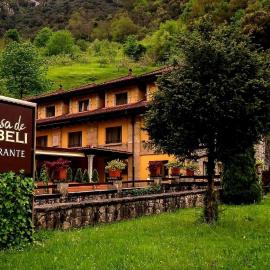 Hotel Restaurante La Casa de Juansabeli，位于阿里纳斯·德·卡伯瑞勒斯的酒店