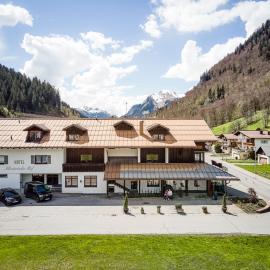 der klostertalerhof，位于克勒施特勒的酒店