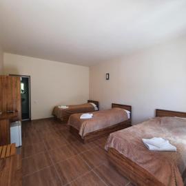Lucytour Hotel，位于Hermon的酒店