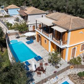 DELPHINUS VILLAS-Villa Nikitas，位于阿约斯尼奇塔斯的酒店