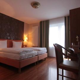 Hotel Linden，位于Knüllwald的酒店