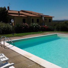 Agriturismo Poggio Torreano，位于Farnese的酒店
