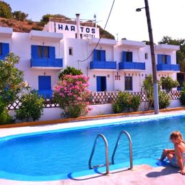 Haritos Hotel - Geothermal Hot Swimming Pool，位于Mandrakion的酒店