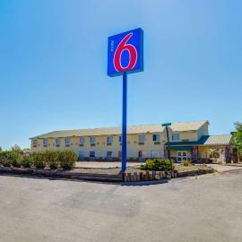 Motel 6-Truth Or Consequences, NM，位于特鲁斯康西昆西斯的酒店