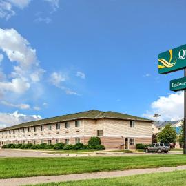 Quality Inn & Suites Mankato East，位于曼凯托的酒店