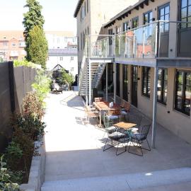 Hotel Petite B&B，位于哈泽斯莱乌的酒店