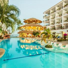 Playa Los Arcos Hotel Beach Resort & Spa，位于巴亚尔塔港的酒店