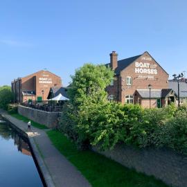 Boat & Horses Inn，位于奥尔德姆的酒店