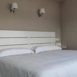 Hotel Román，位于Naveces的酒店
