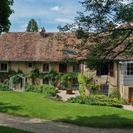 Domaine de Bellevue Gîte du Mont Poupet，位于Marnoz的酒店
