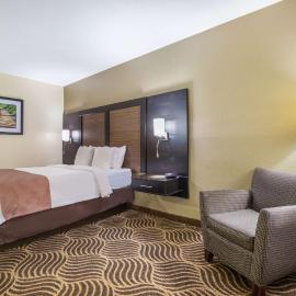Quality Inn & Suites Florence - Cincinnati South，位于弗洛伦斯的酒店