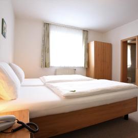 Hotel Rhein-Ahr，位于雷马根的酒店