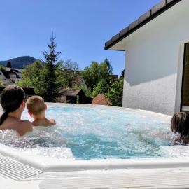Wellness Hotel Garni Krone，位于拜尔斯布龙的酒店