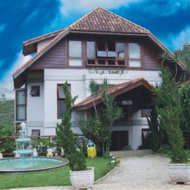 Hotel Dominguez Master，位于新弗里堡的酒店