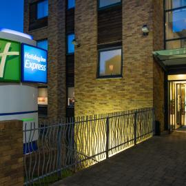 Holiday Inn Express Hemel Hempstead by IHG，位于赫默尔亨普斯特德的酒店