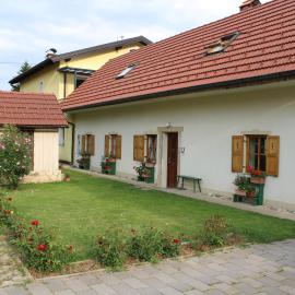 Sleeping in Village，位于Svečina的酒店