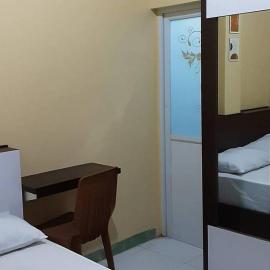 Guest House Syariah LP3B Brebes RedPartner，位于Brebes的酒店