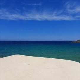 Paros Carmel studio-apartment，位于洛加拉斯的酒店