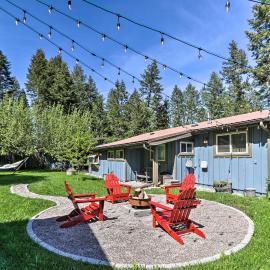 Spacious Whitefish Getaway: Hike, Ski, Bike & More，位于白鱼镇的酒店