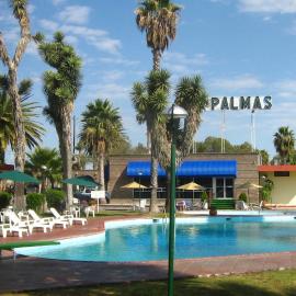 Hotel Las Palmas Midway Inn,位于马特瓦拉的酒店