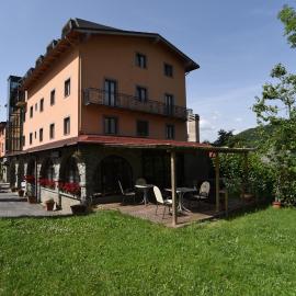 Albergo Bucaneve，位于皮耶韦佩拉戈的酒店